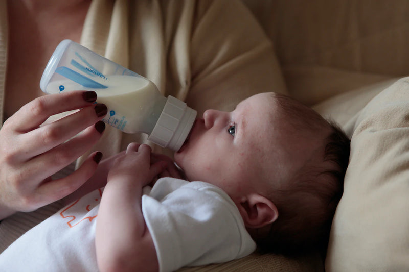 Feeding Your Baby with a Baby Bottle