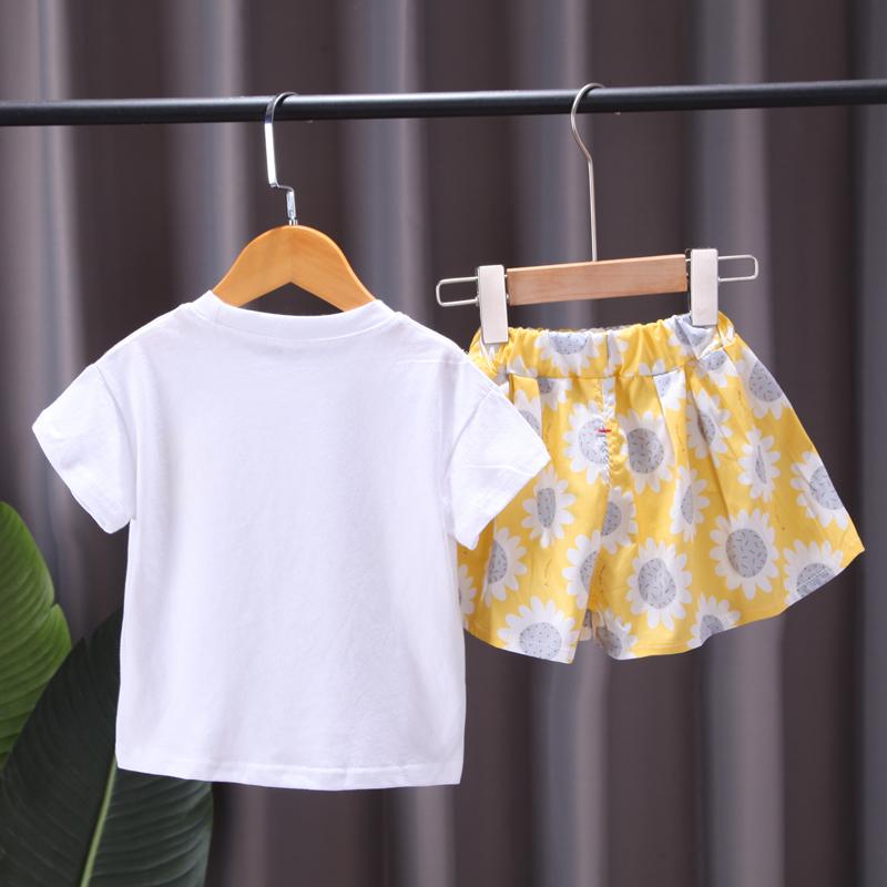 Toddler Girl Cartoon Flower Pattern T-shirt & Floral Shorts - PrettyKid