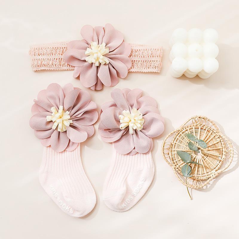 Girl 3D Flower Decor Socks & Headband - PrettyKid