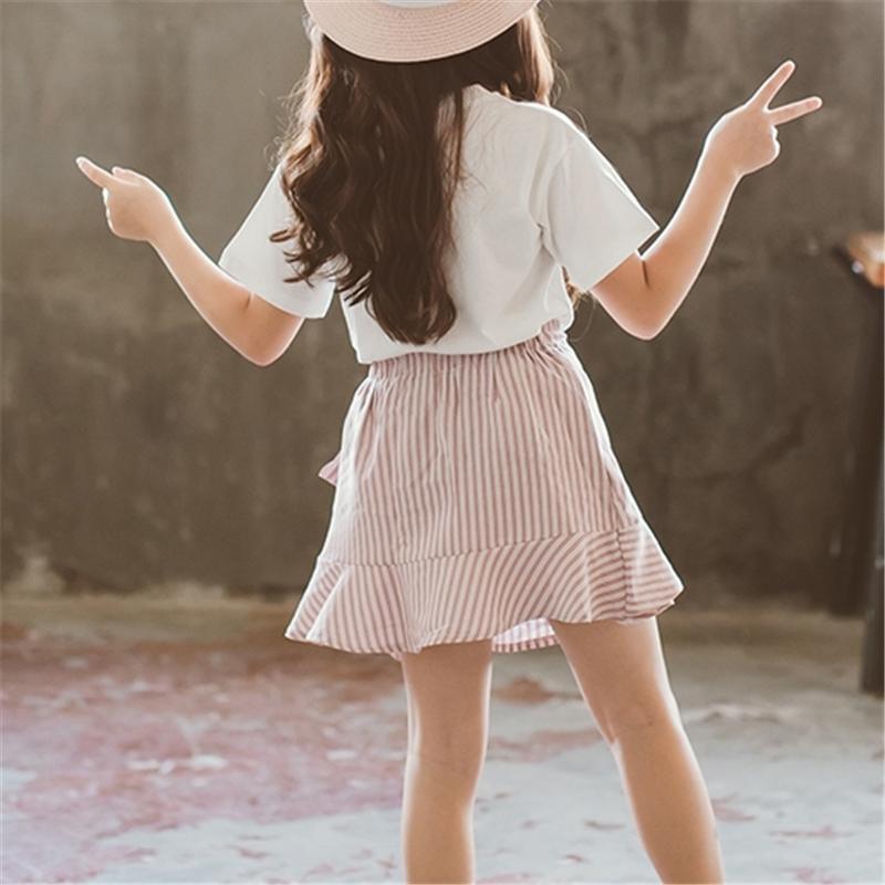 2-piece Lettern Pattern T-shirt & Skirt for Girl - PrettyKid